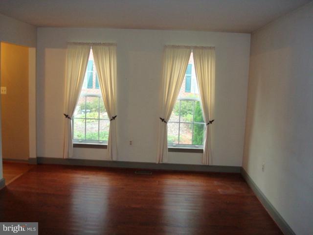4311 Mispillion Road Nottingham, MD 21236 - Photo 15 of 22 Living Room