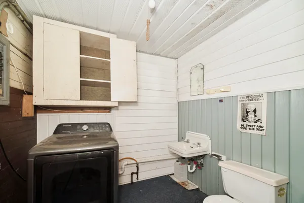 $174,900 | 221 5th Street, Manistee, MI 49660