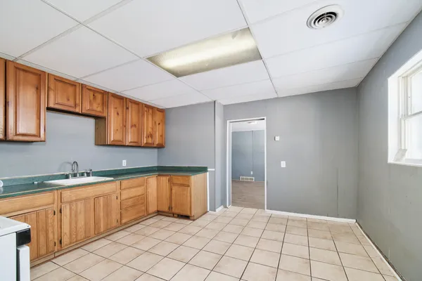 $174,900 | 221 5th Street, Manistee, MI 49660