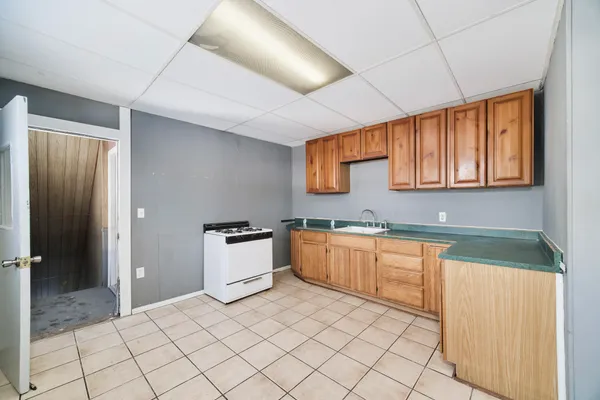 $174,900 | 221 5th Street, Manistee, MI 49660