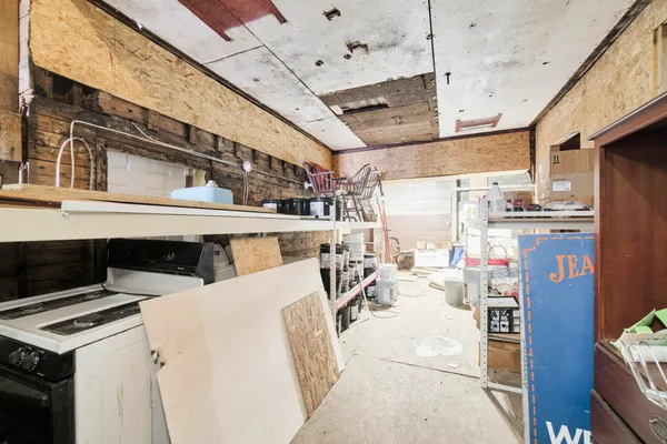 $174,900 | 221 5th Street, Manistee, MI 49660