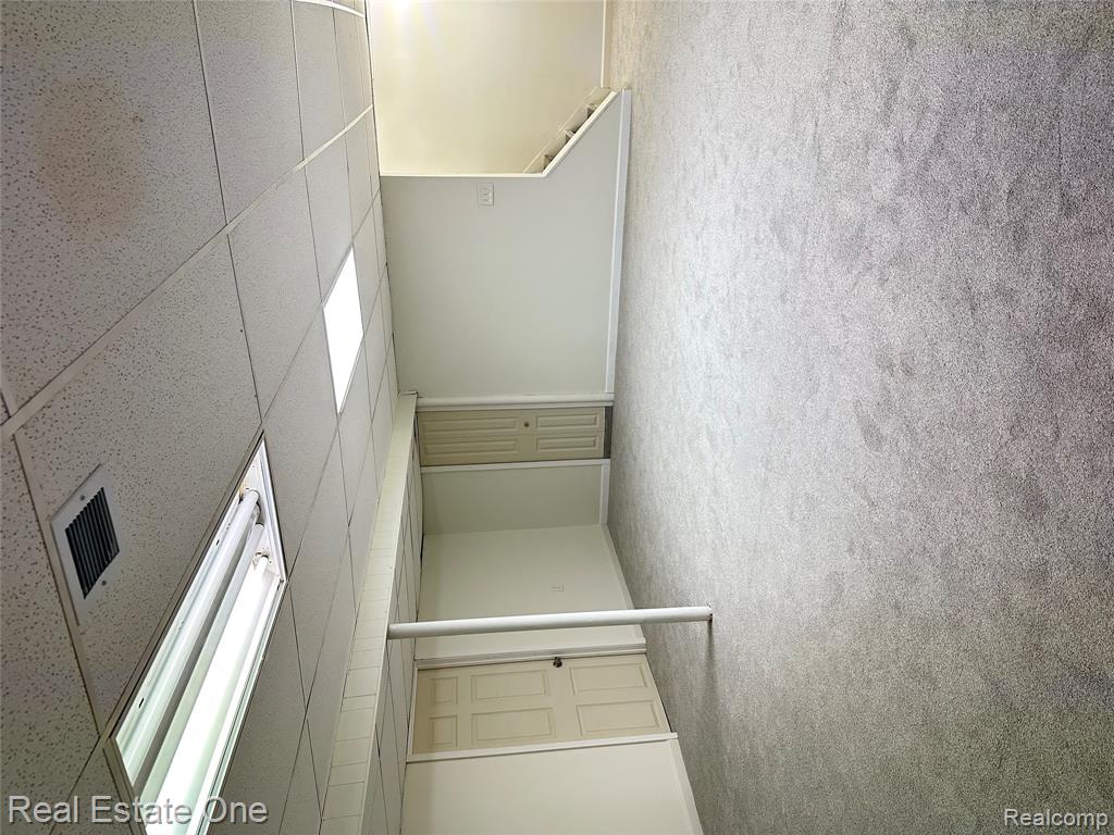 4348 Martin Road Warren, MI 48092 - Photo 18 of 24 Gallery Image 18