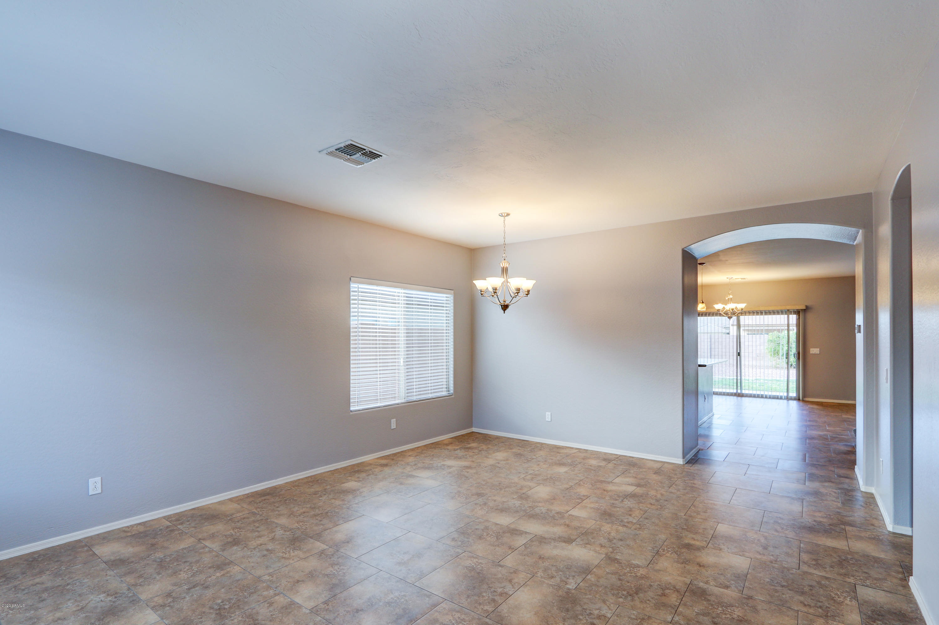 44590 Rhinestone Road Maricopa, AZ 85139 - Photo 5 of 52 07