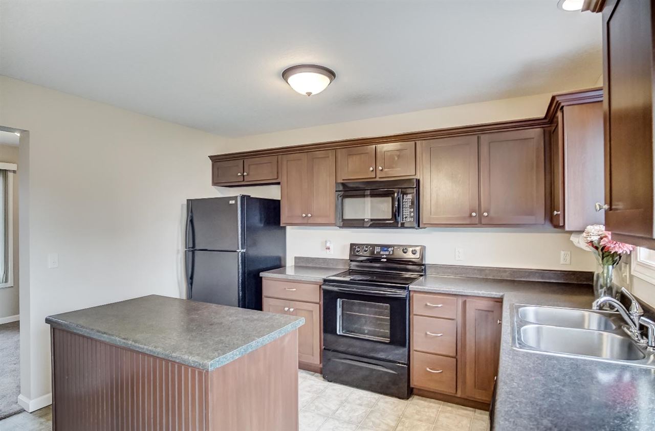 2607 Stonecrop Road Huntertown, IN 46748 - Photo 8 of 29