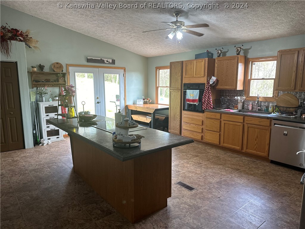 3879 Rayburn Road Point Pleasant, WV 25550 - Photo 11 of 28 Gallery Image 11