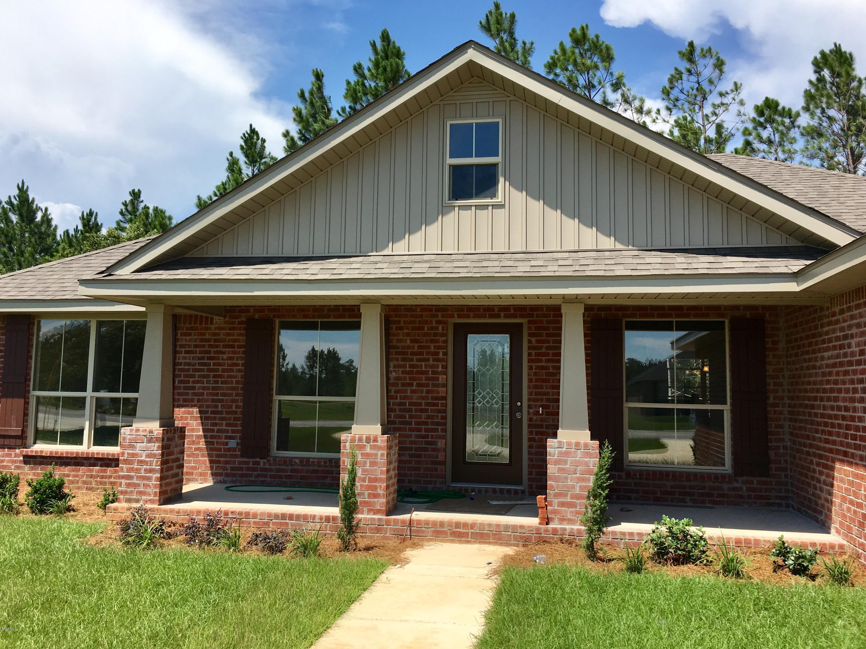 Covered Front Porch!