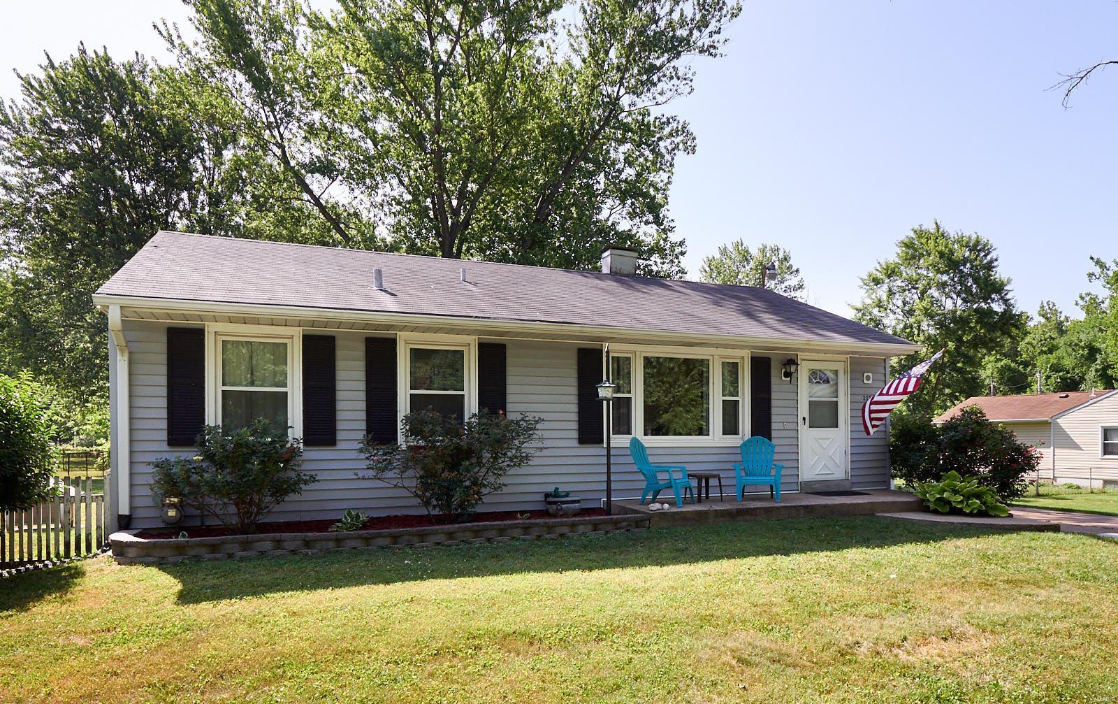 222 Rethmeier Court Ballwin, MO 63021 - Photo 2 of 41