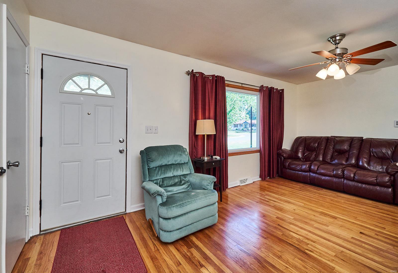 222 Rethmeier Court Ballwin, MO 63021 - Photo 5 of 41