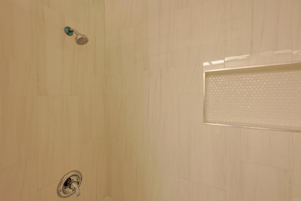 707 Brookstone Road, Unit 204 Chula Vista, CA 91913 - Photo 17 of 34 Guest Bathroom Shower