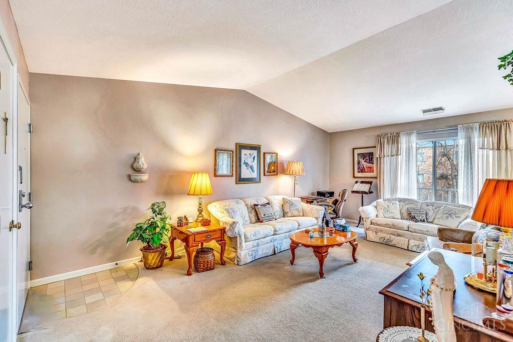 5642 Bridgetown Road, Unit 8 Cincinnati, OH 45248 - Photo 9 of 42 Gallery Image 9
