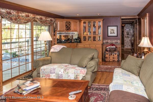 111 Millstone Road Millstone Township, NJ 08535 - Photo 29 of 47 FAMILY ROOM