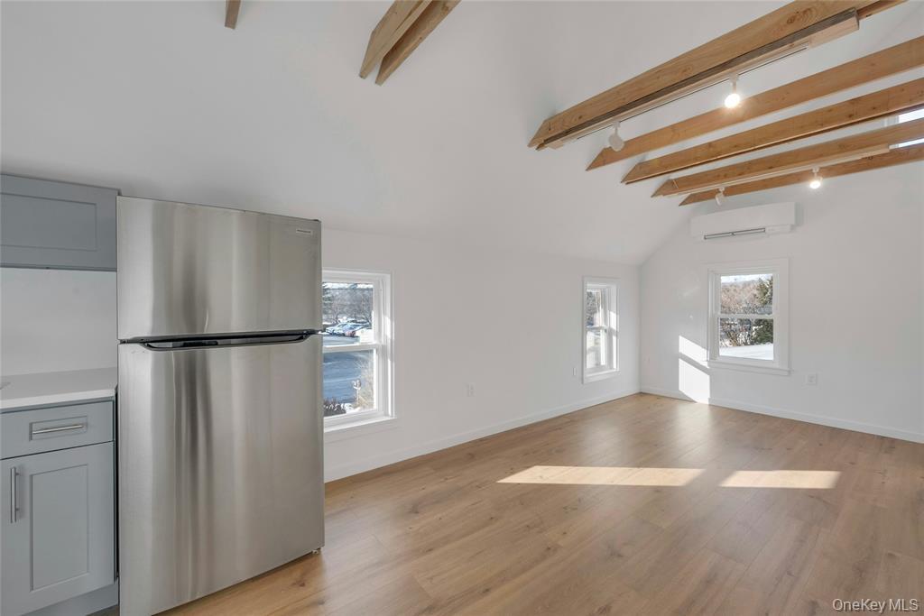 150 Bedford Road Armonk, NY 10504 - Photo 4 of 15 Living Room 2nd Floor Main Structure