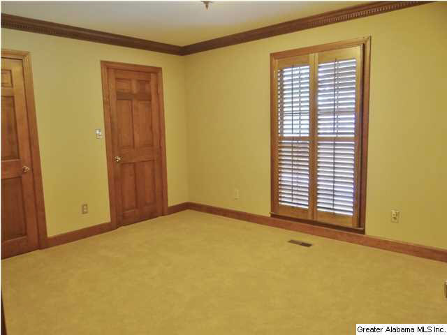 1079 Crest Road Leeds, AL 35094 - Photo 17 of 32