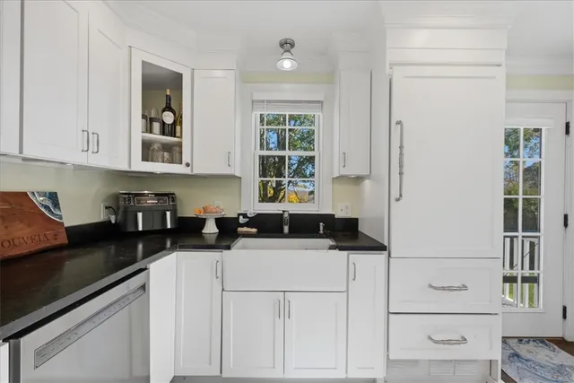 $849,000 | 128 Maple Avenue, Little Compton, RI 02837