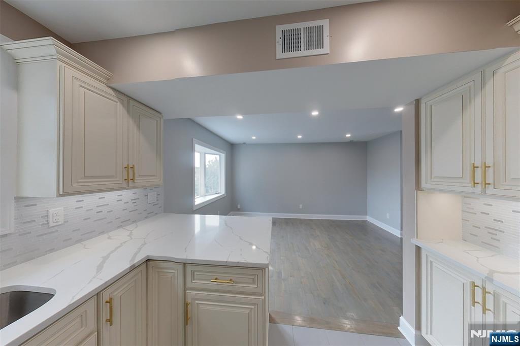 262 Main Street East Rutherford, NJ 07073 - Photo 5 of 22