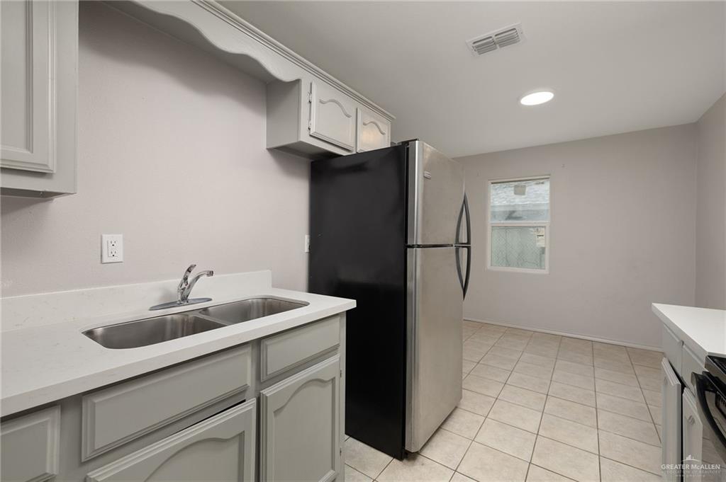 825 West First Street, Unit 4 Mission, TX 78572 - Photo 4 of 11