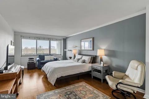 $465,000 | 2401 Pennsylvania Avenue, Unit 5C42, Philadelphia, PA 19130
