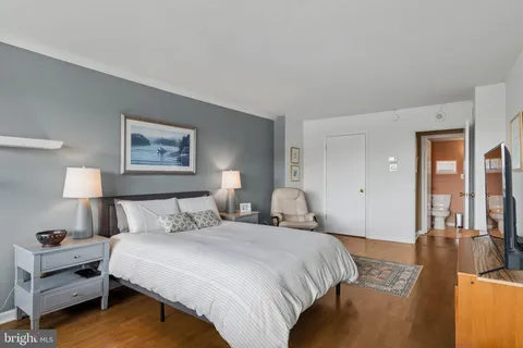 $465,000 | 2401 Pennsylvania Avenue, Unit 5C42, Philadelphia, PA 19130