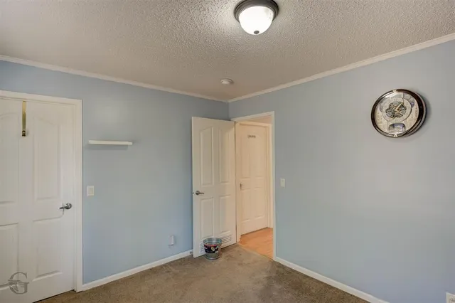a view of a livingroom with furniture