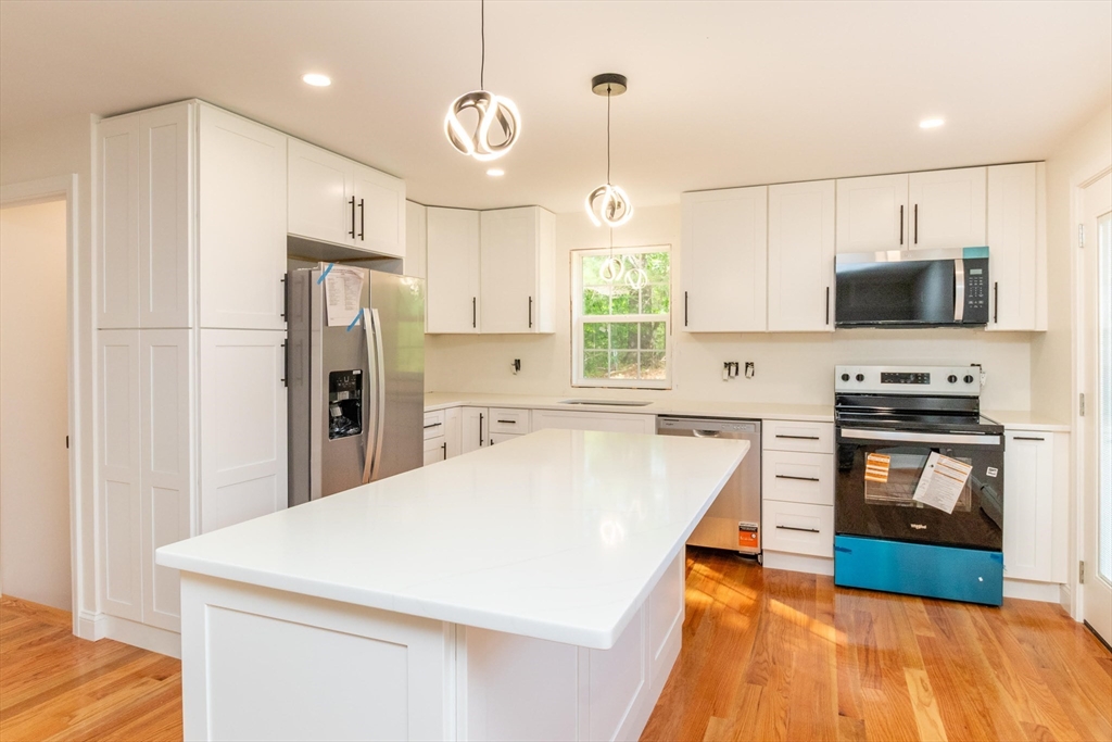 24 Vernon Road Medway, MA 02053 - Photo 4 of 15