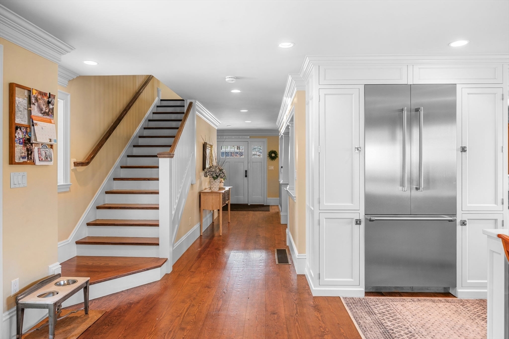 4 Gallison Avenue Marblehead, MA 01945 - Photo 12 of 41