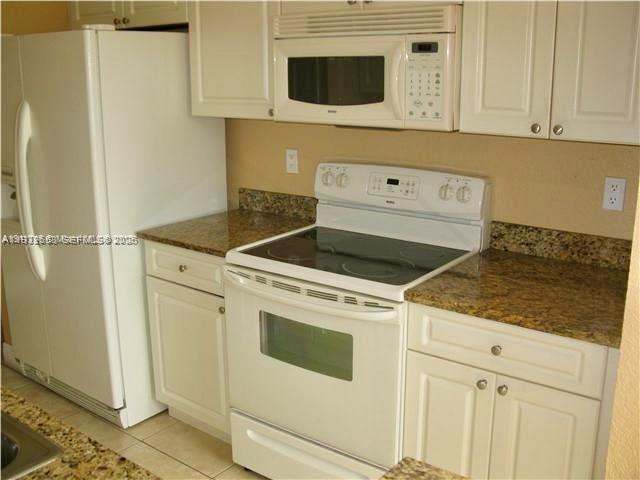 20950 Southwest 87th Avenue, Unit 203 Cutler Bay, FL 33189 - Photo 19 of 32