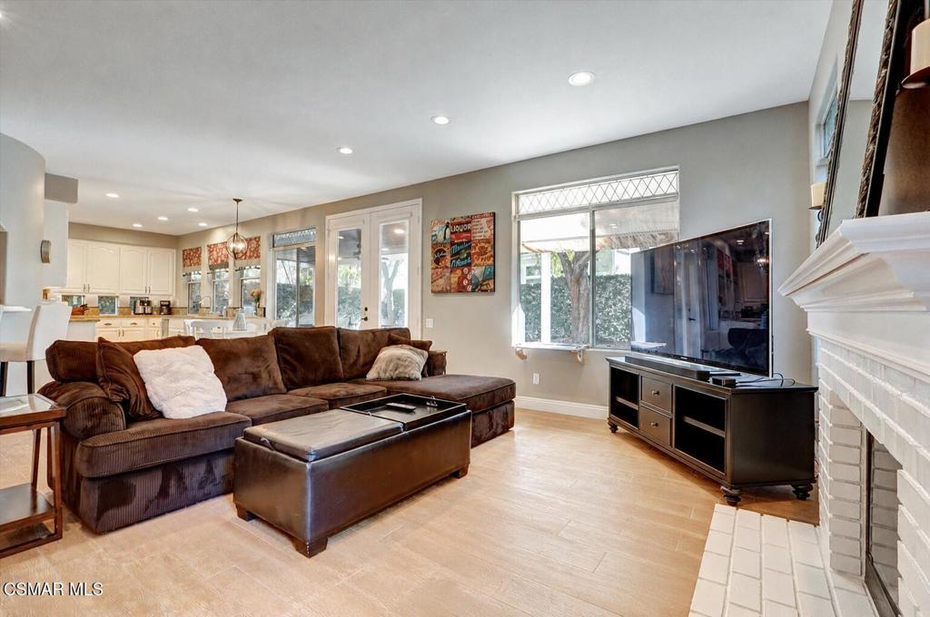 4395 Timberdale Road Moorpark, CA 93021 - Photo 14 of 46