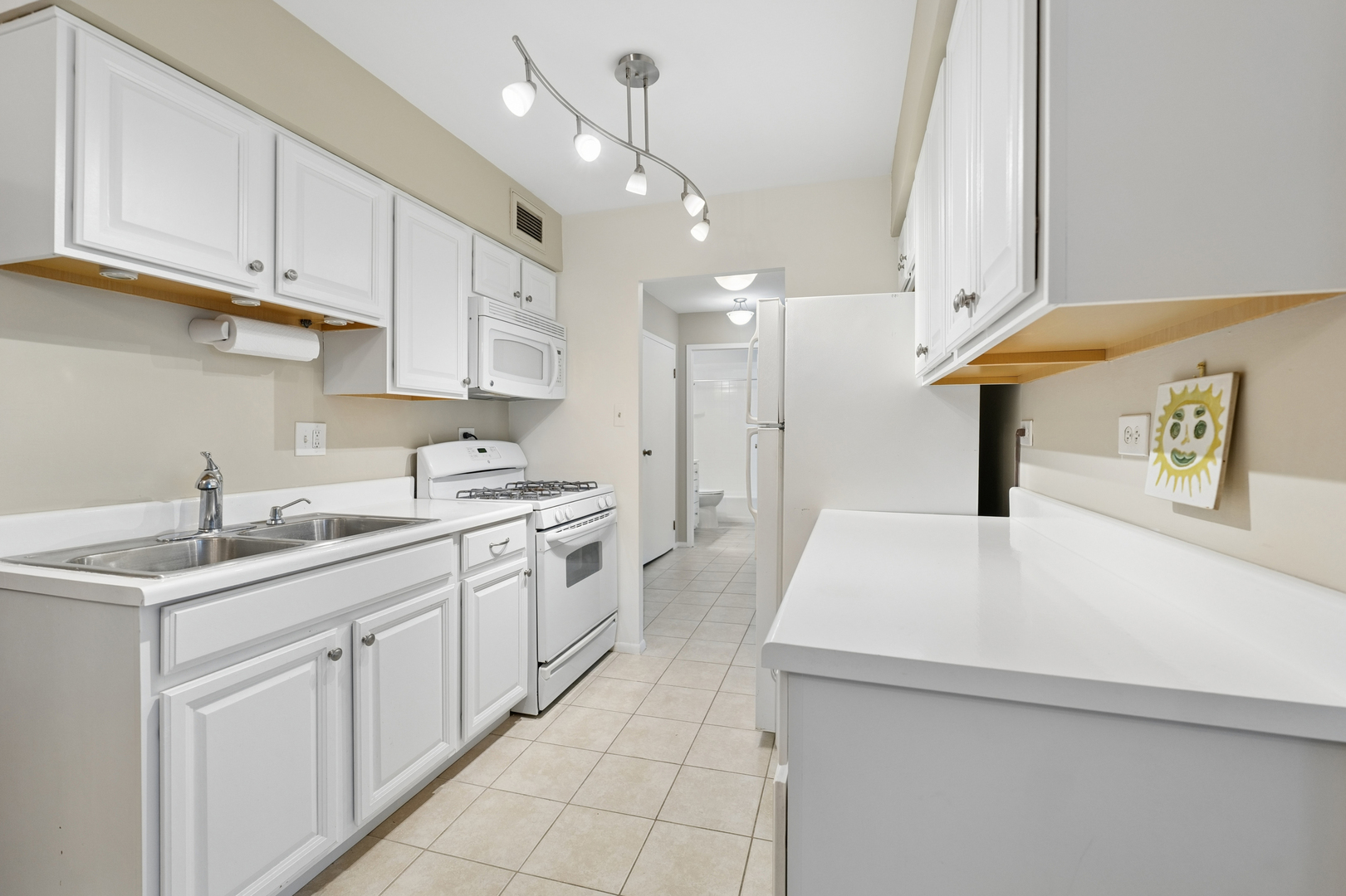 40 North Tower Road, Unit 11H Oak Brook, IL 60523 - Photo 7 of 24
