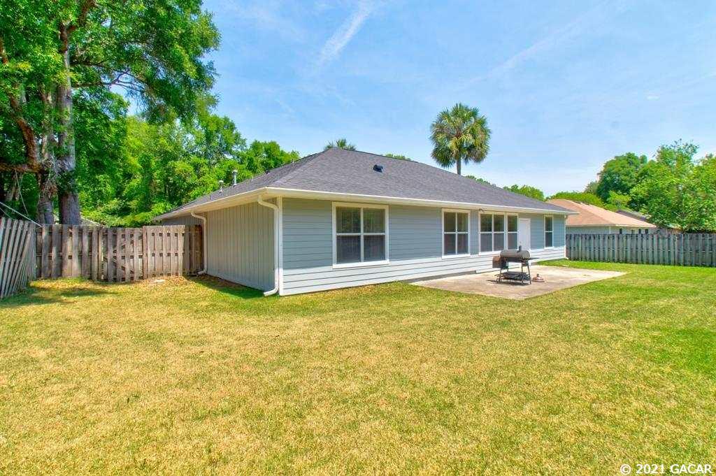 8303 Southwest 64th Place Gainesville, FL 32608 - Photo 4 of 28