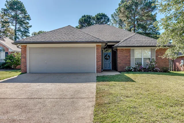 $249,900 | 212 Bedford Drive, Brandon, MS 39047