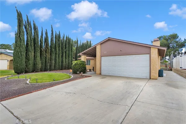 $395,000 | 13757 Oakmont Drive, Victorville, CA 92395