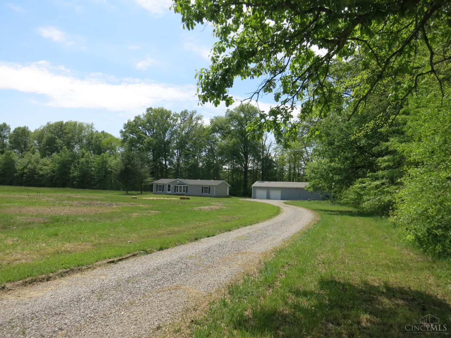 5693 Bigam Road Batavia, OH 45103 - Photo 4 of 37