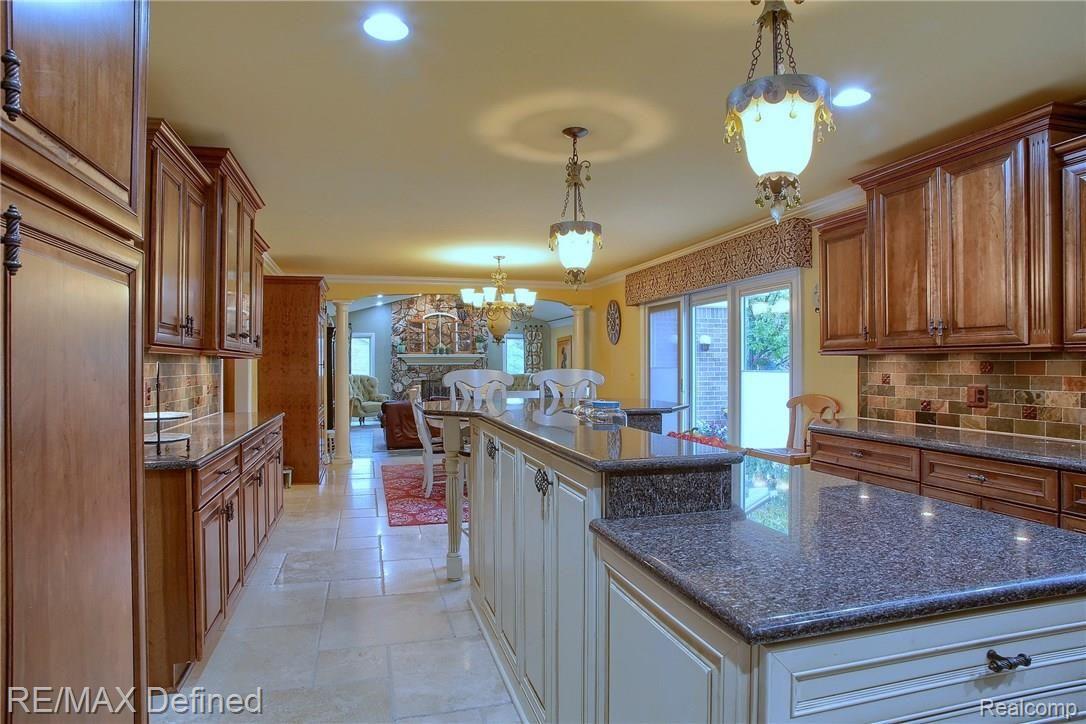1272 Chaffer Drive Rochester, MI 48306 - Photo 12 of 34 Kitchen_2nd_View.jpg