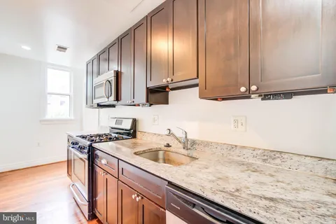 $1,700 | 3625 16th Street Northwest, Unit 302, Washington, DC 20010