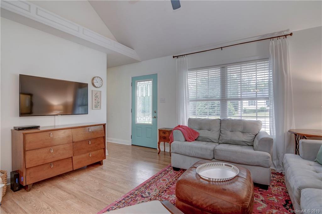 220 Nottingham Street York, SC 29745 - Photo 5 of 31 Gallery Image 5