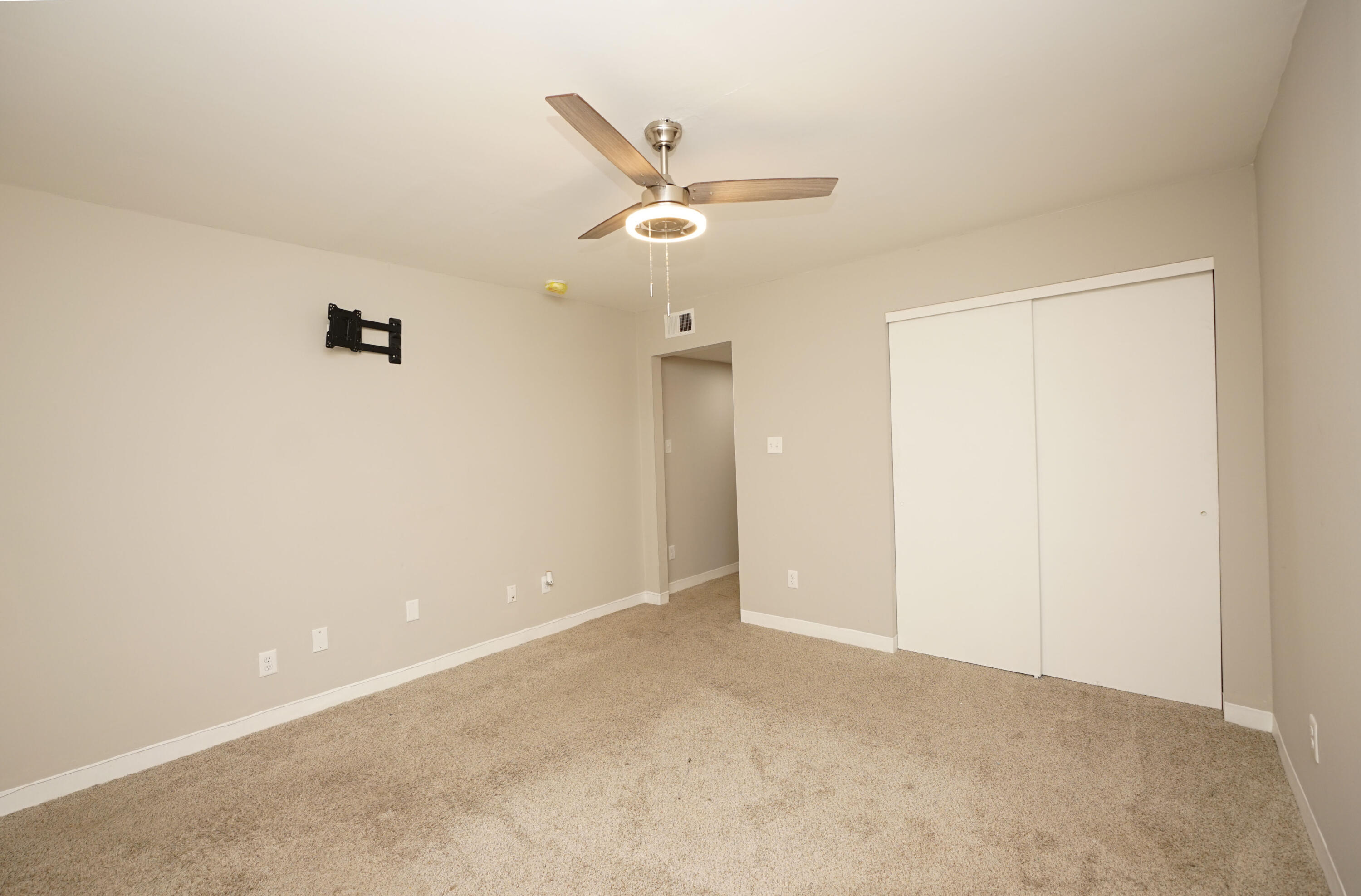 210 Pelham Road, Unit 212A Fort Walton Beach, FL 32547 - Photo 18 of 34 Primary bedroom