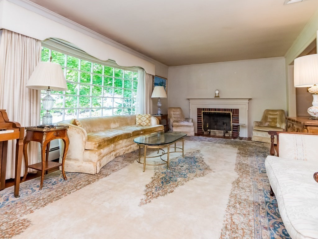 34 Spring Valley Road Belmont, MA 02478 - Photo 4 of 19