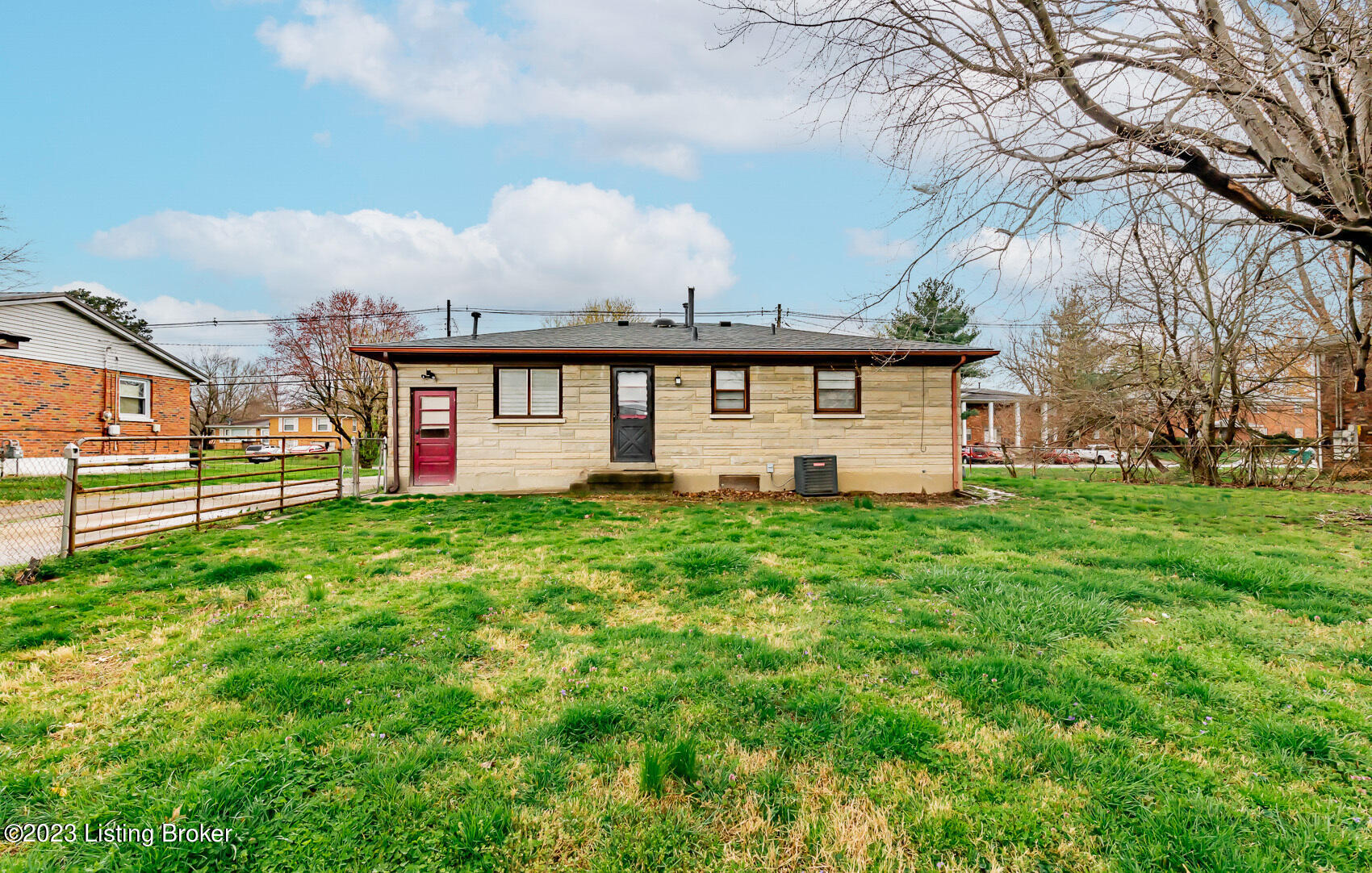 10501 Torrington Road Louisville, KY 40272 - Photo 32 of 34 10501 Torrington Rd (7)
