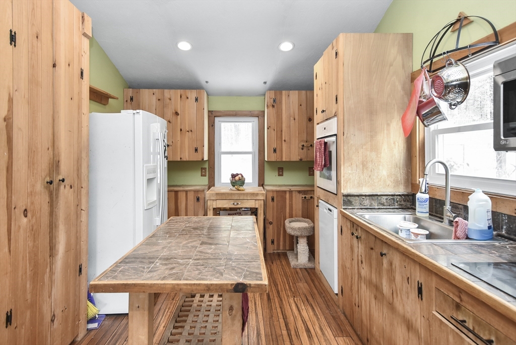 42 Butterworth Road Orange, MA 01364 - Photo 6 of 23 Gallery Image 6
