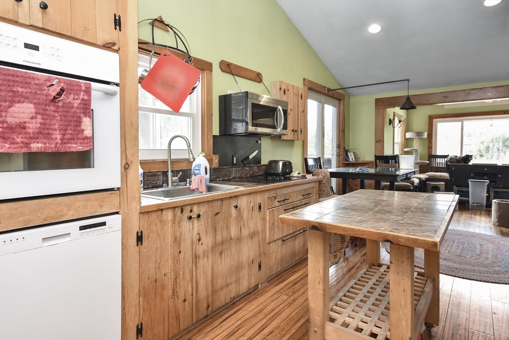 42 Butterworth Road Orange, MA 01364 - Photo 7 of 23 Gallery Image 7