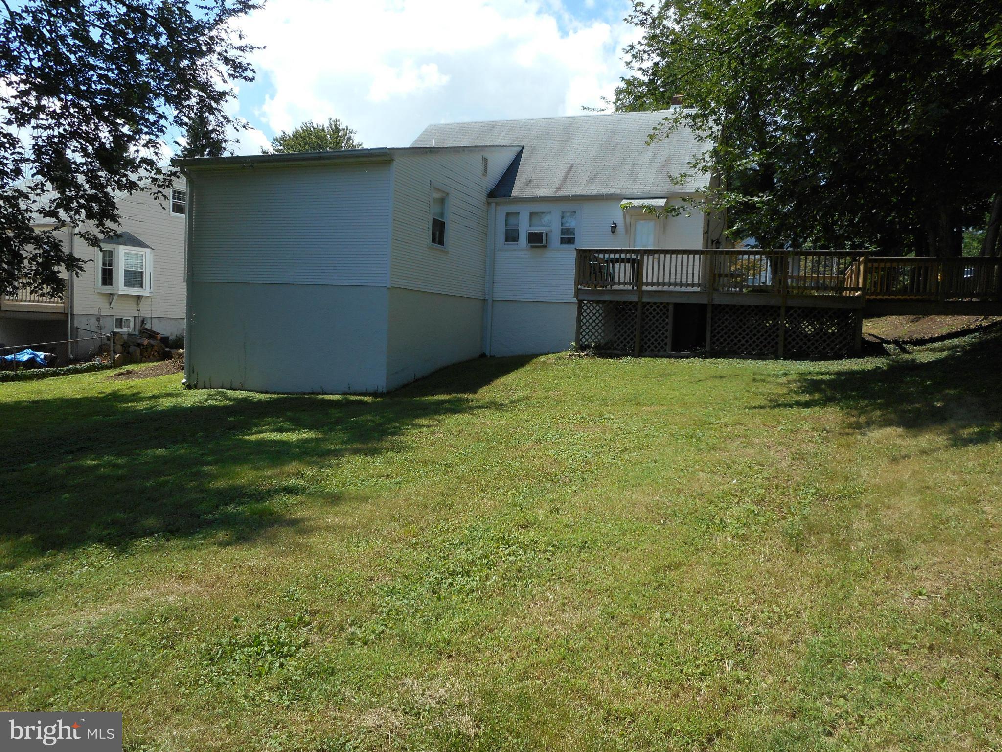6403 Crestwood Road Baltimore, MD 21239 - Photo 3 of 15