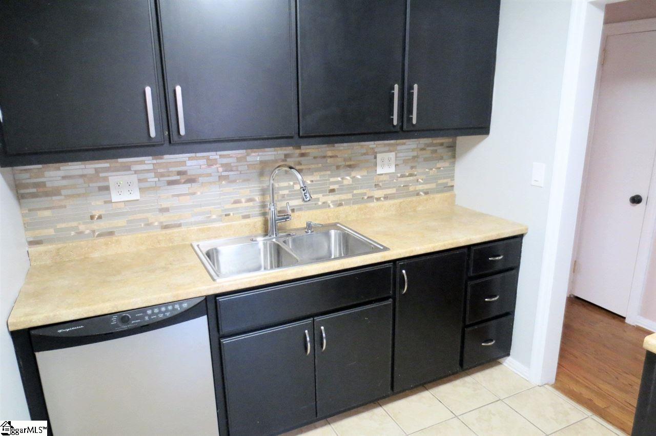 101 Rutledge Avenue Greenville, SC 29617 - Photo 10 of 28 Gallery Image 10