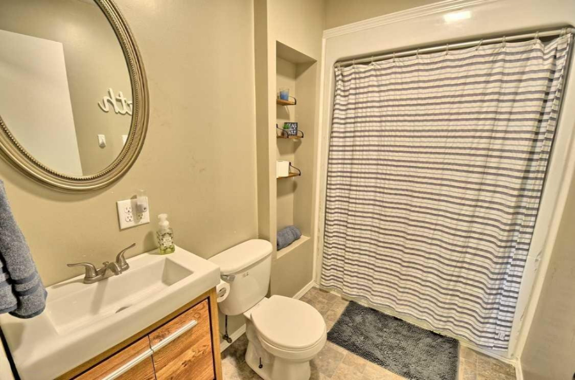 4400 Badger Road Lyons, MI 48851 - Photo 21 of 39 Upstairs Bath