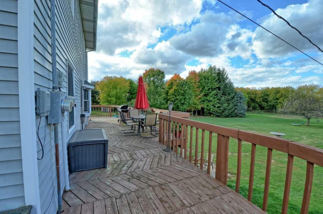 4400 Badger Road Lyons, MI 48851 - Photo 29 of 39 Deck