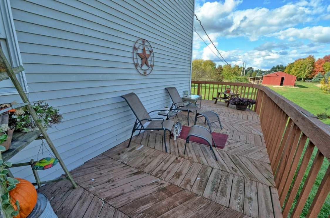 4400 Badger Road Lyons, MI 48851 - Photo 30 of 39 Deck