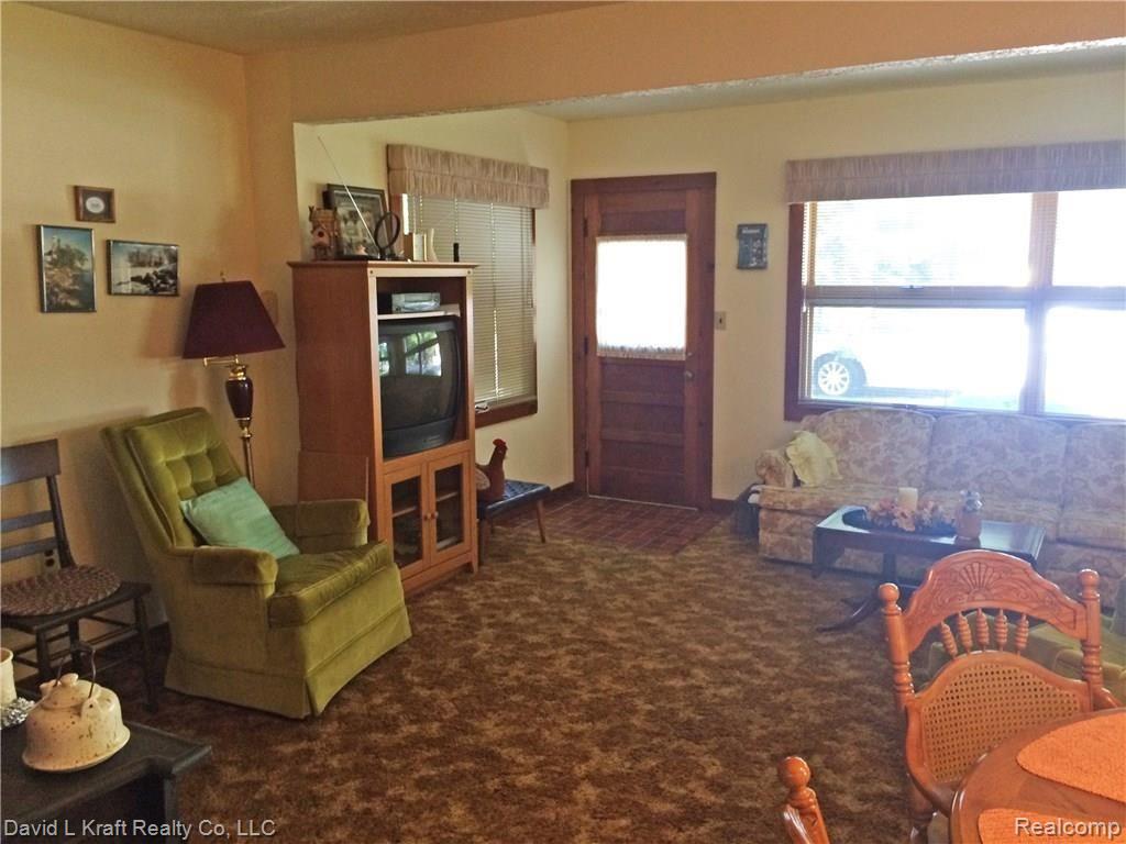 6624 Van Road Caseville, MI 48725 - Photo 5 of 14 6624VanLiving.jpg