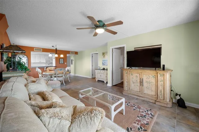 $229,000 | 408 Tarpon Point, Tarpon Springs, FL 34689