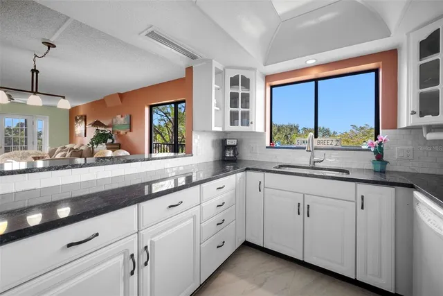 $229,000 | 408 Tarpon Point, Tarpon Springs, FL 34689