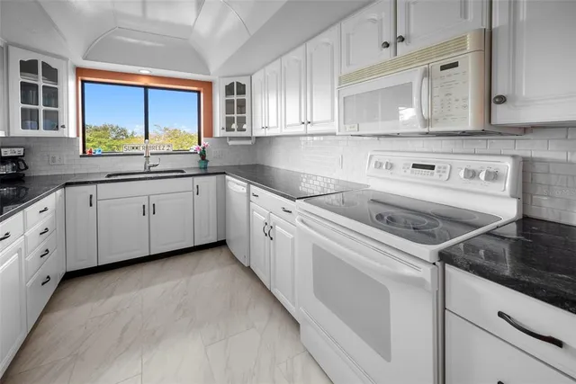 $229,000 | 408 Tarpon Point, Tarpon Springs, FL 34689