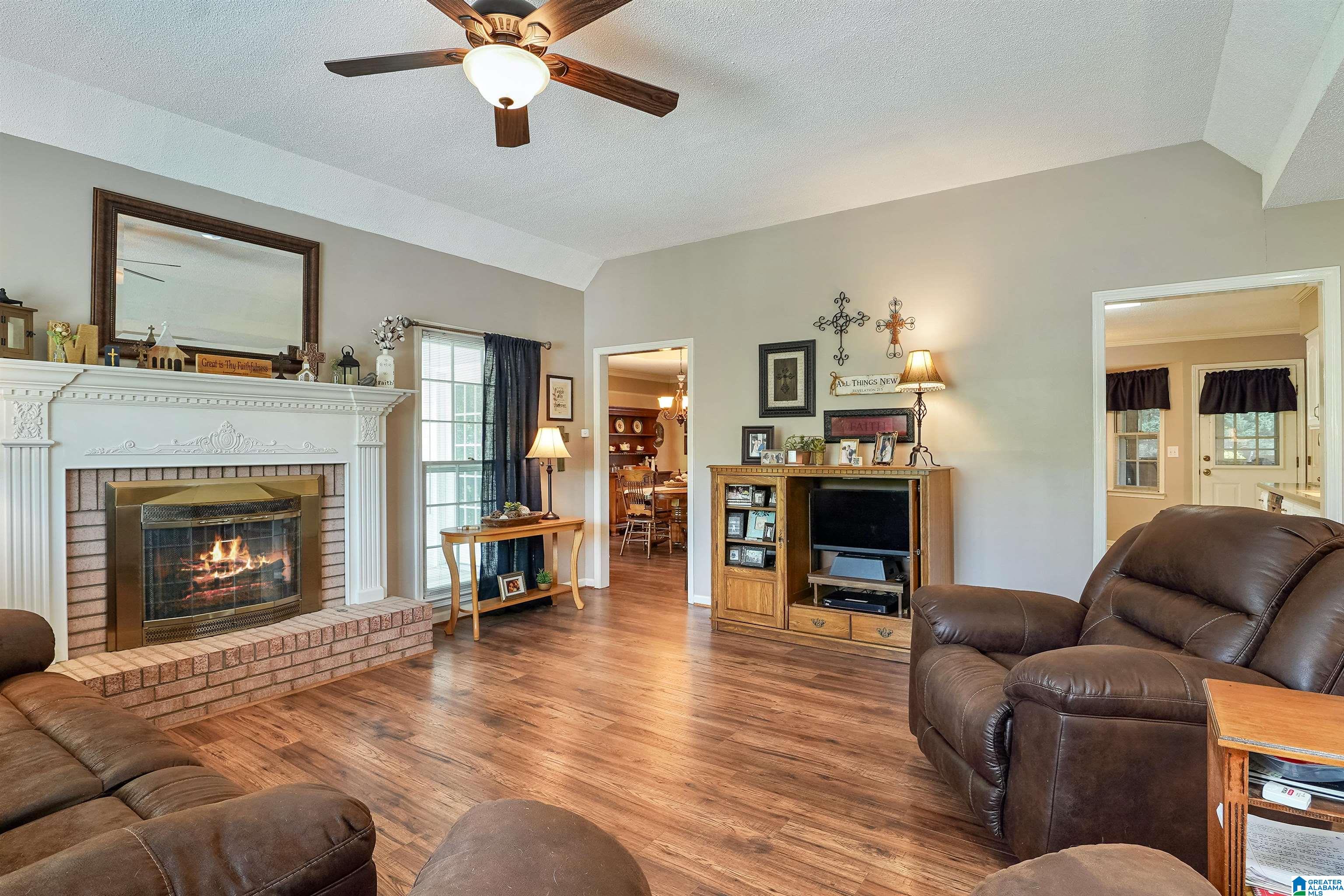 1044 Independence Court Alabaster, AL 35007 - Photo 4 of 23